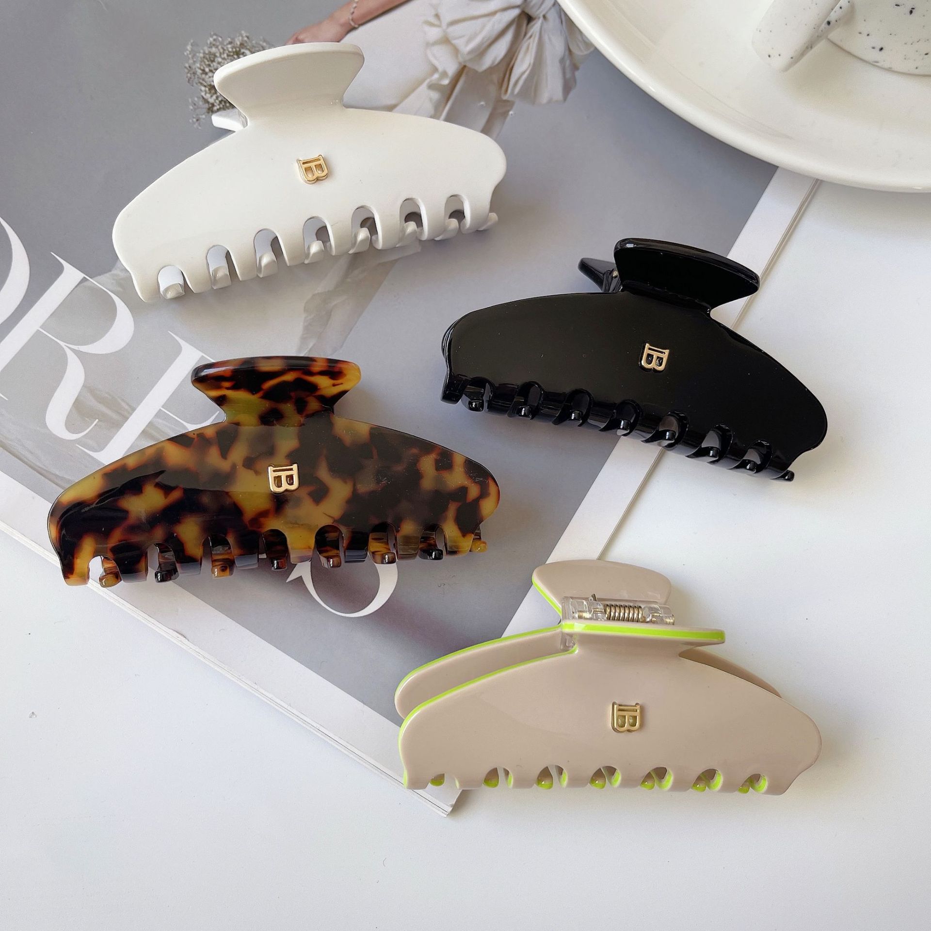 Home 121 bird acetate hair claw clip (复制)