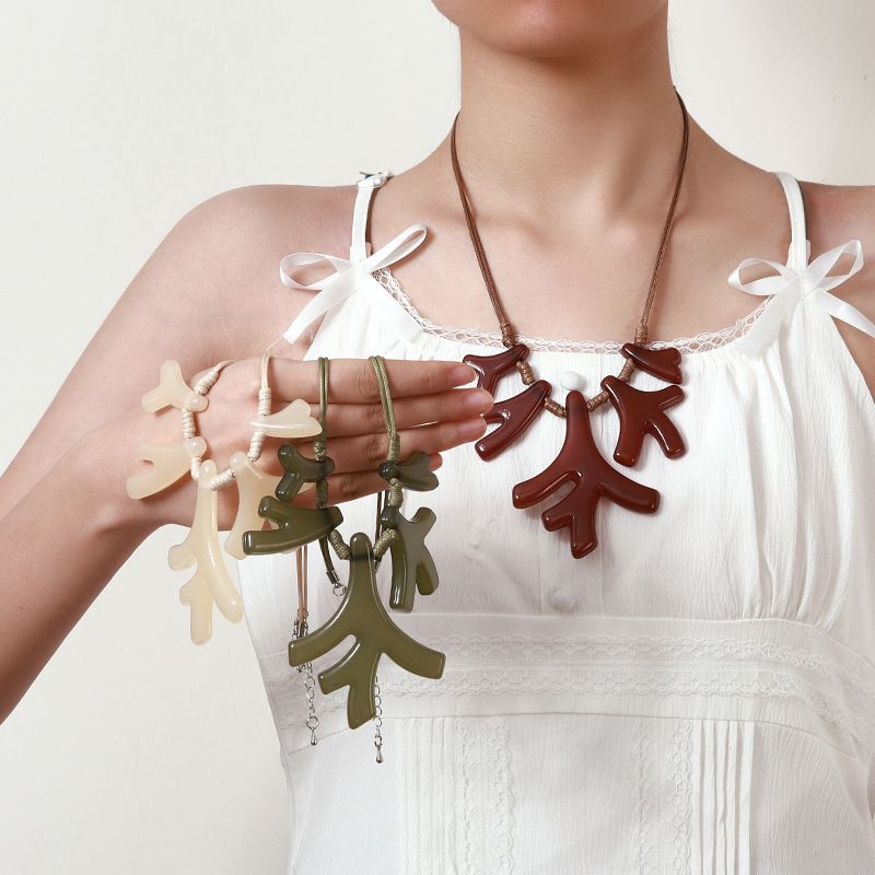 Home 80 premium acrylic & resin necklaces (复制)
