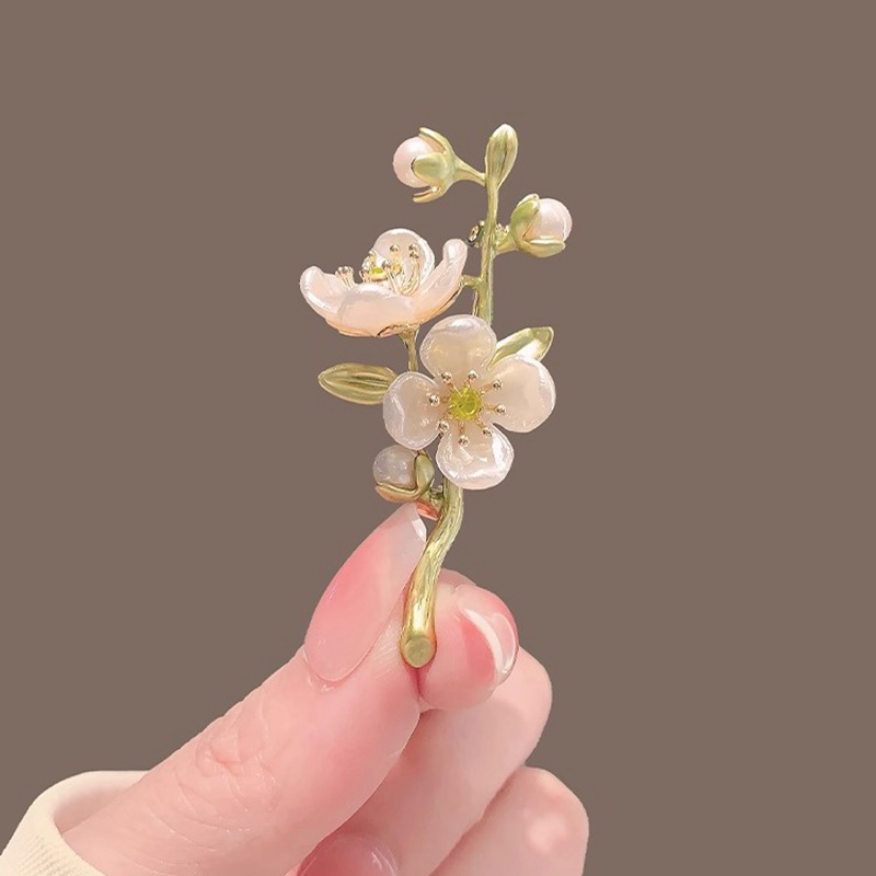 Home 253 elegant jasmine flower pearl brooch