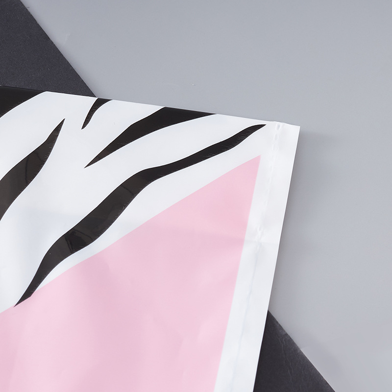 Boutique Shopping Bags for Clothing & Lingerie 4 boutique shopping bags for clothing & lingerie (复制)