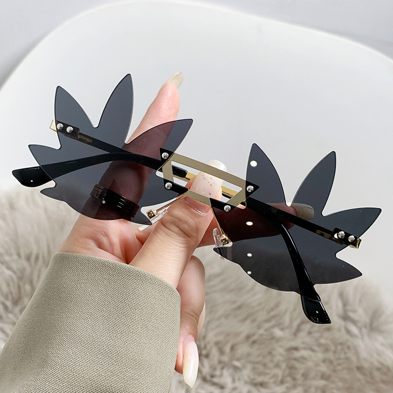 Novelty Rimless Maple Leaf Sunglasses Women INS Viral Party Festival UV Protection Statement Eyewear 4 Novelty Rimless Maple Leaf Sunglasses Women INS Viral Party Festival UV Protection Statement Eyewear - Image 4